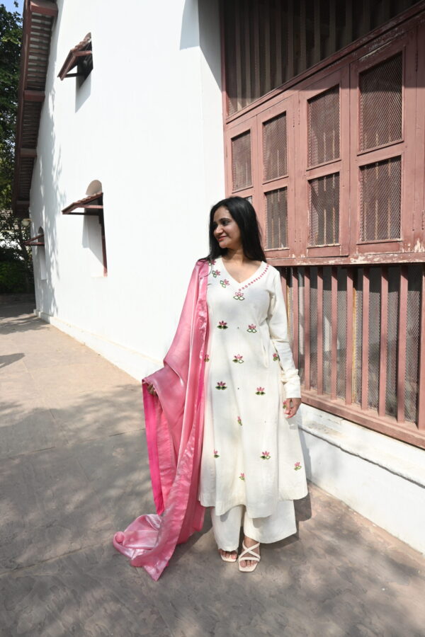 White Lotus Set (Kurti + Plazo + Dupatta)