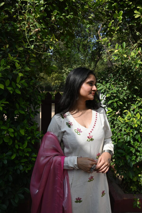 White Lotus Set (Kurti + Plazo + Dupatta)